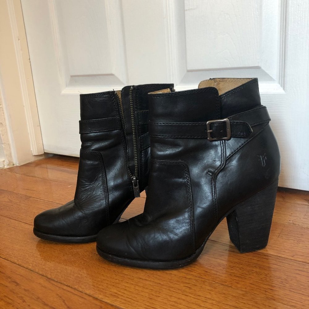Sz 8.5 black FRYE PATTY RIDING BOOTIE